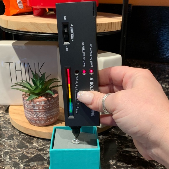 Beautiful 1.64 cttw Moissanite halo ring - Picture 6 of 7